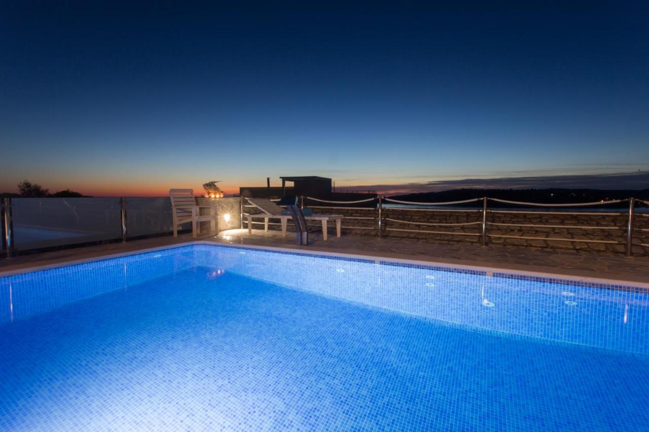 Villa, Stone House With Swimming Pool & Sauna, Beach, סביד מראה חיצוני תמונה